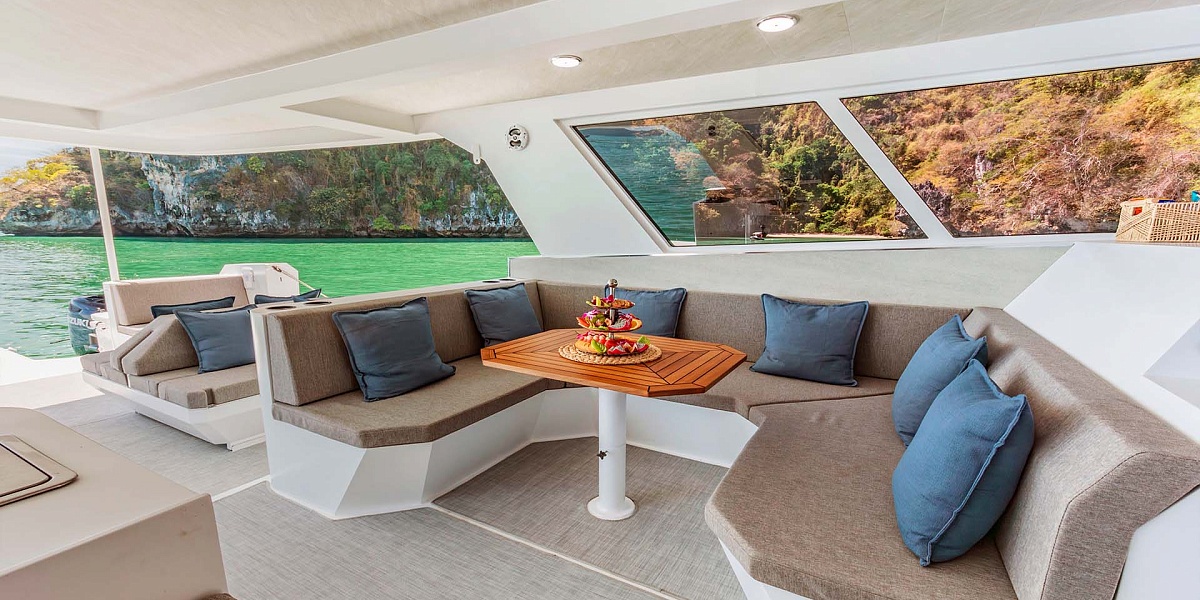 Аренда моторного катамарана Prada 50 на Пхукете